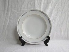 plat rond creux en porcelaine