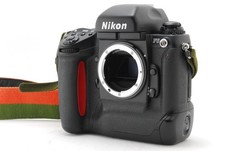 [Near MINT] Nikon F5 SLR 35mm Film Camera Body SN 304xxxx From JAPAN