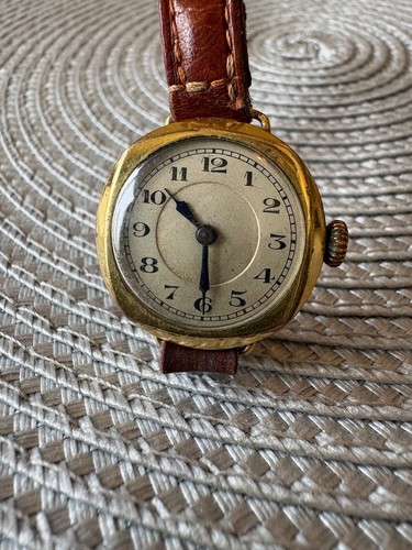 Montre mécanique ancienne