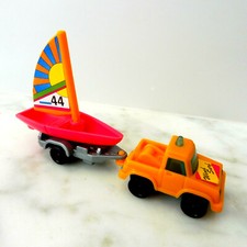 KINDER - CAR WITH TRAILER AND SAILBOAT 