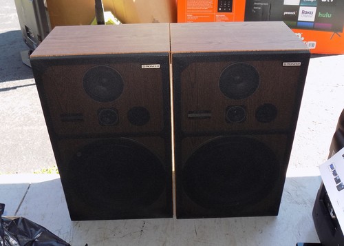 Vintage pioneer floor speakers - floor,