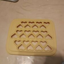 ravioles ravioli  party  jaune cœur SANS  cuillère   TUPPERWARE 