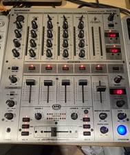 Behringer DJX700 Professional