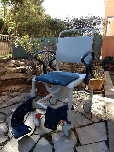 Chaise percée toilette