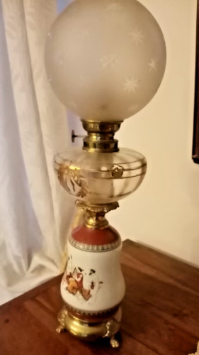 Magnifique lampe pétrole - magnifique,