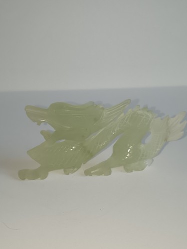 Dragon sculpté jade - en,