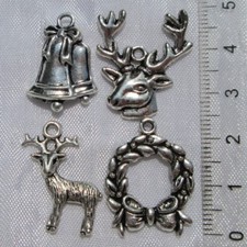 Lot de 4 breloques NOEL en