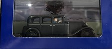 In car TINTIN Atlas 1/43 2118038 Chrysler Six 1931 The Blue Lotus 1946