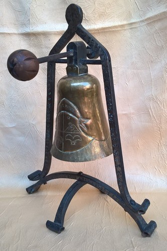 Ancienne cloche support - support, fer