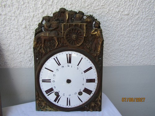 Old facade and dial - 27..,