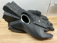 UN RESERVOIR ESSENCE PLASTIQUE