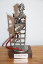 Pompiers Les étains du Prince Pompier SP 1921 porte lance sur échelle