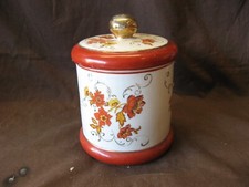 Ancien pot couvert en