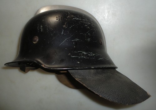 Casque allemand bombardement