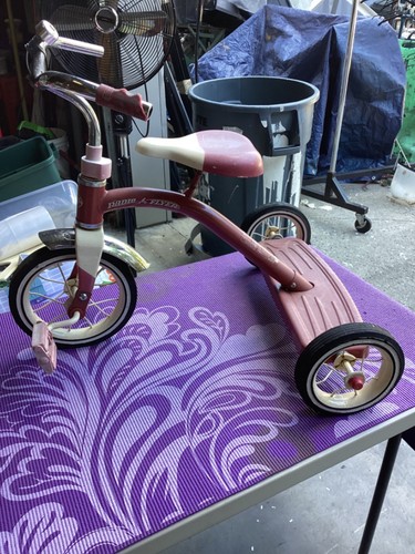 Red radio flyer - radio,
