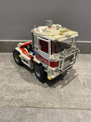Lego racing truck - model, team