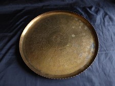 plateau en cuivre jaune