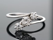 Bague Trilogie en Or Blanc 18K et Diamants