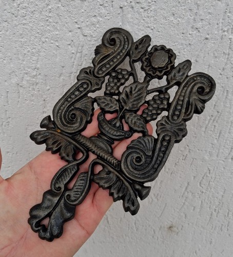 Antique iron holder cast - cast,