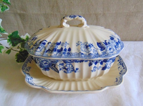 Sauciere couverte faience - couverte, fine
