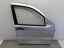 Porte avant droit MERCEDES CLASSE M 163 PHASE 2 ML 270 2.7 CDI - 20V /R:70896562