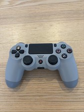 Playstation 4 - DualShock 4 -
