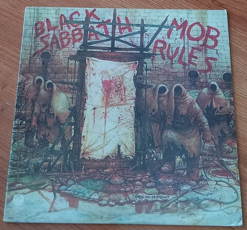 Black sabbath mob - black,