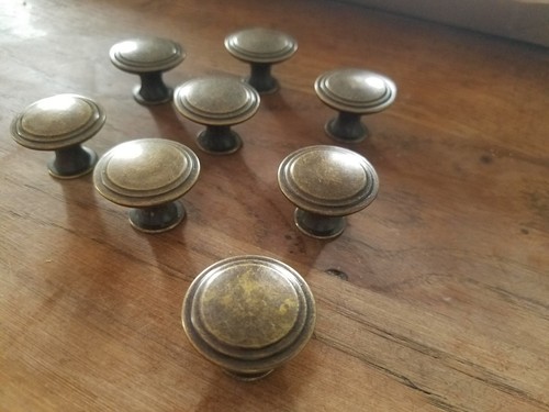 Lot boutons meuble - 8,