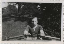 ANTIQUE PHOTO - VINTAGE SNAPSHOT - MEN'S ROWER ROWING LOOK GAG FUNNY - FUNNY