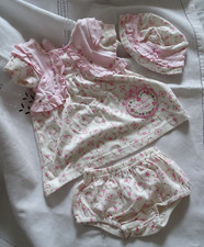 Vêtements pour bébé reborn, poupon ,robe bonnet culotte Dizzy Daisy