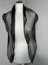 Ancienne mantille , foulard