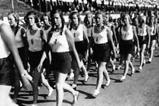 WW II German Photo ----  Bdm Young Girls...