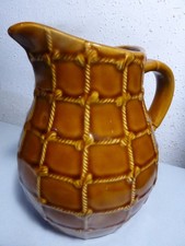 Ancien Pichet en Barbotine –