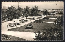 Old postcard Riva-Bella, Le Jardin Public with benches and visitors 