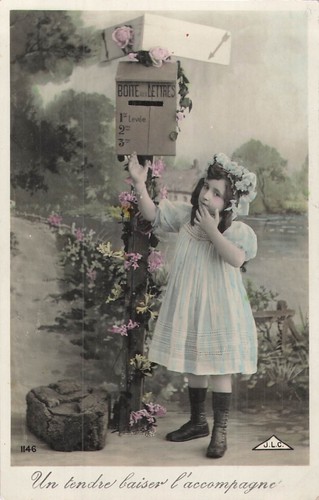 Petite fille envoie baiser - envoie,