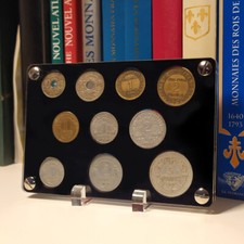 Présentoir AVEC 10 monnaies