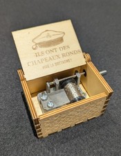 Boîte à musique en bois Ils