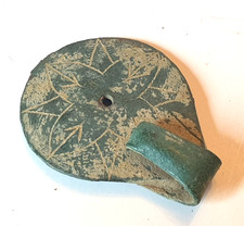 Crochet décoré, ancien -