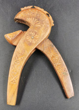 ANCIEN CASSE NOIX EN BOIS