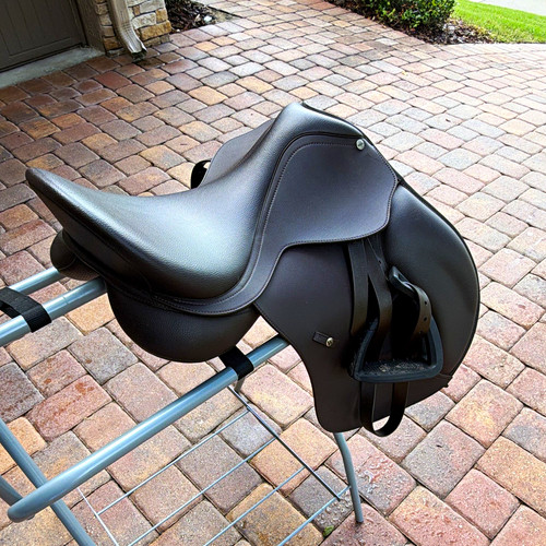 Wintec 500 dressage saddle - 500, 17"