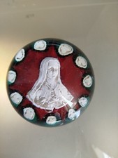 boule presse papier Val Saint Lambert Sainte Thérèse de Lisieux cristalo cérame