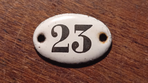 Ancienne petite plaque