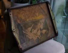 Grand plateau ancien, art