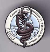 RARE PINS PIN'S .. ART UNIVERSITE FALUCHE FACULTE MEDECINE CARABINS SORBONNE ~GB