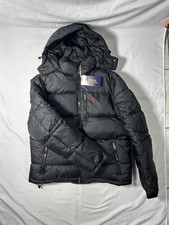 Polo Ralph Lauren – Doudoune Homme Noire Capuche – Logo Rouge – Neuve