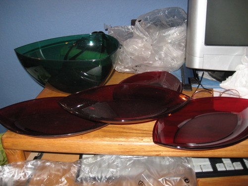 New tupperware serving set red - tupperware,