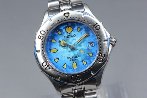 Presque comme neuve montre - comme, neuve]