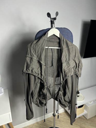 Veste capuche archive - à,
