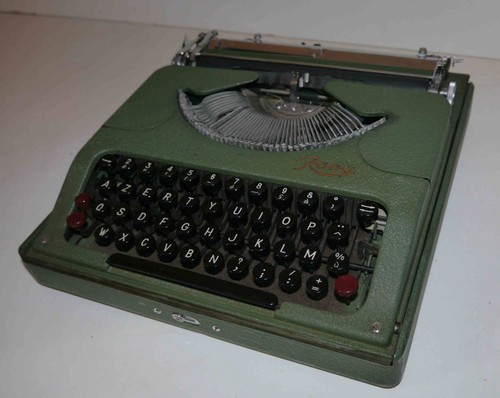 Belle machine écrire - à,