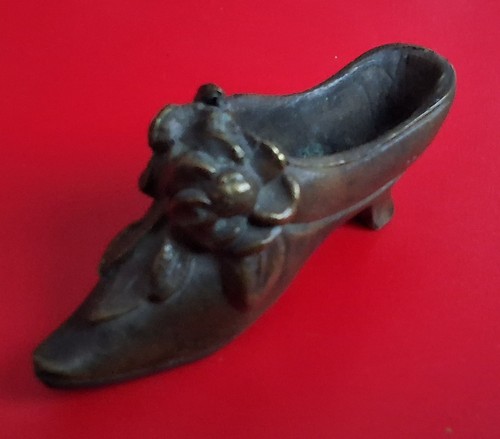 Ravissant petit soulier - petit,